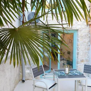 Bezauberndes Steinhaus Mit Garten In Der Altstadt Von Apartment Rovinj